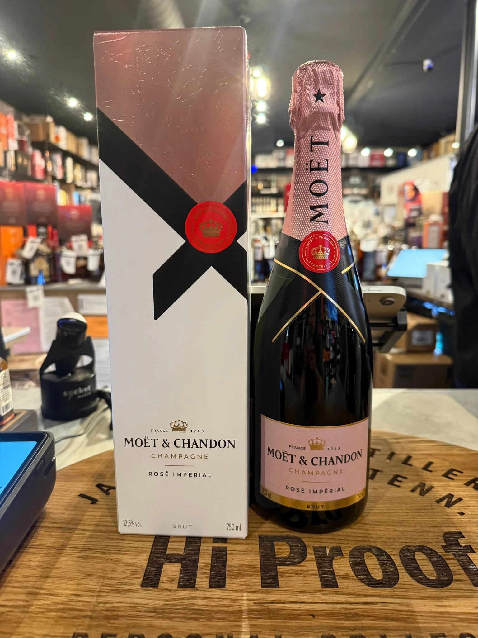 Moet & Chandon Rose Imperial Champagne 750ml